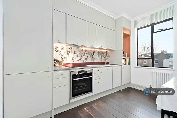 2 Bedroom Flat To Rent In Dunlace Road, London, E5