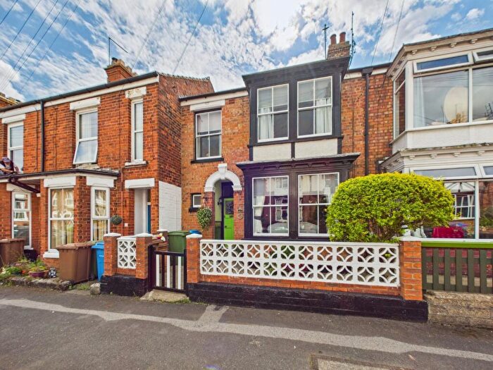 3 Bedroom Town House For Sale In Clifford Street, Hornsea, HU18