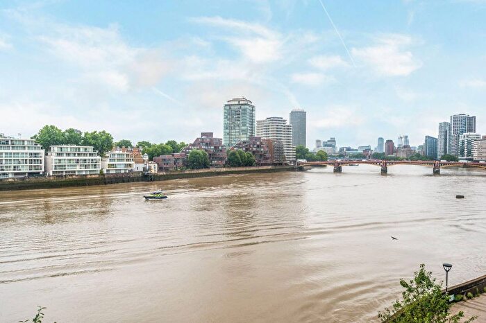 1 Bedroom Flat To Rent In Riverside Court, Nine Elms, London, SW8