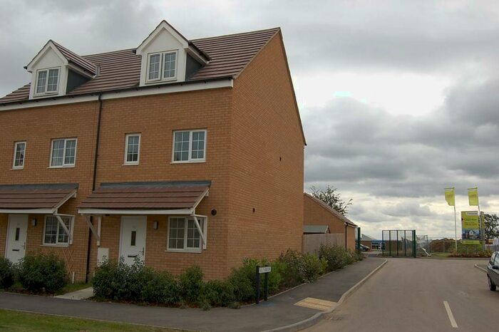 4 Bedroom Semi-Detached House To Rent In Southbrook, Corby, NN18