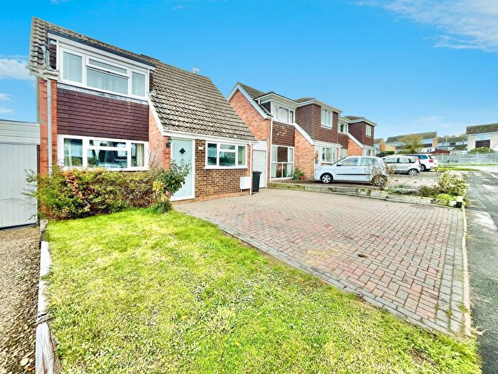 3 Bedroom Detached House For Sale In Arran Way, Highworth, Swindon, SN6