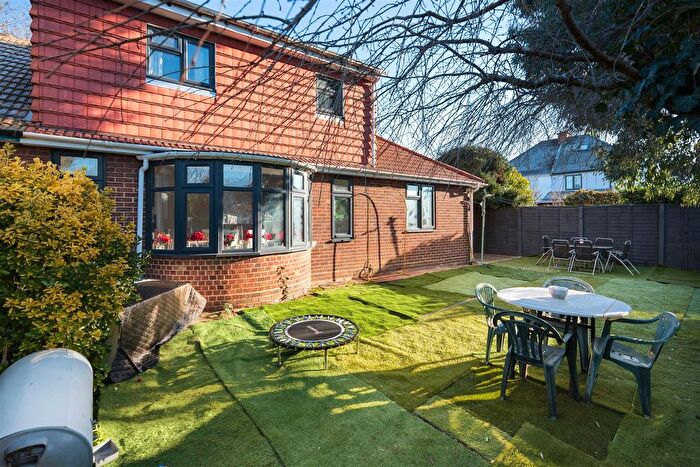 4 Bedroom Bungalow For Sale In Ferrers Avenue, West Drayton, UB7