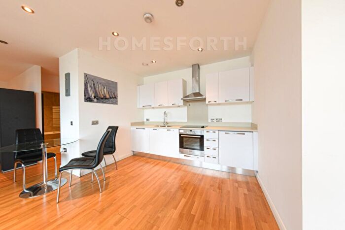Flat To Rent In Northolt Road, Harrow, HA2