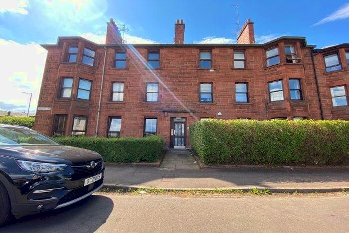 3 Bedroom Flat To Rent In Barlogan Avenue, Glasgow, G52
