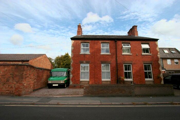 3 Bedroom Semi-Detached House To Rent In Park Road, Loughborough, LE11
