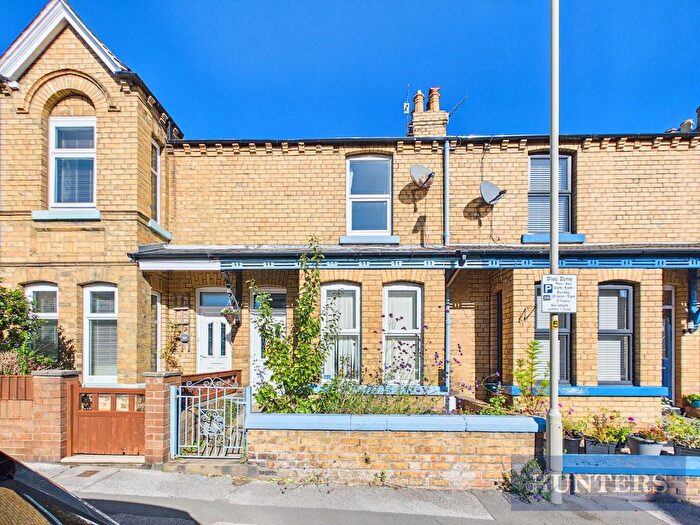 3 Bedroom Terraced House For Sale In Franklin Street, Scarborough, YO12