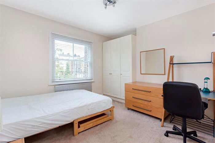 2 Bedroom Flat To Rent In Dennington Park Road, West Hampstead, NW6