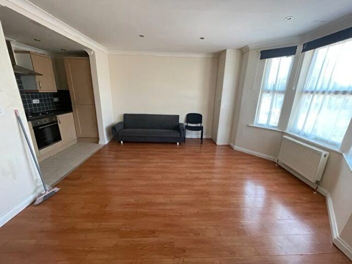 2 Bedroom Flat To Rent In Crawley Green Road, Luton, LU1