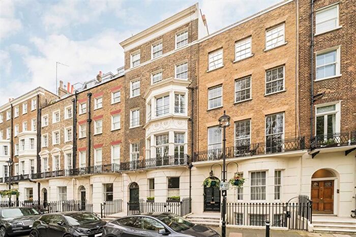 1 Bedroom Flat To Rent In Montagu Square, Marylebone, W1H