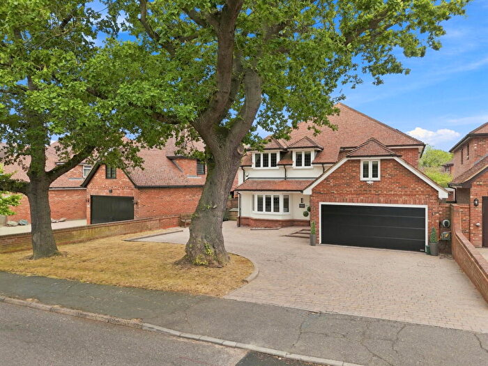 5 Bedroom Detached House For Sale In High Road, Langdon Hills, Basildon, SS16
