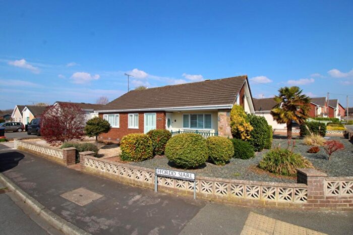 3 Bedroom Bungalow For Sale In Ffordd Siarl, St. Asaph, Denbighshire, LL17