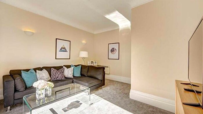 2 Bedroom Apartment To Rent In Park Road, St Johns Wood, NW8