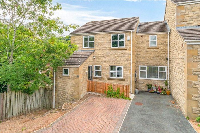 4 Bedroom End Of Terrace House For Sale In West Garth Mews, Baildon, West Yorkshire, BD17