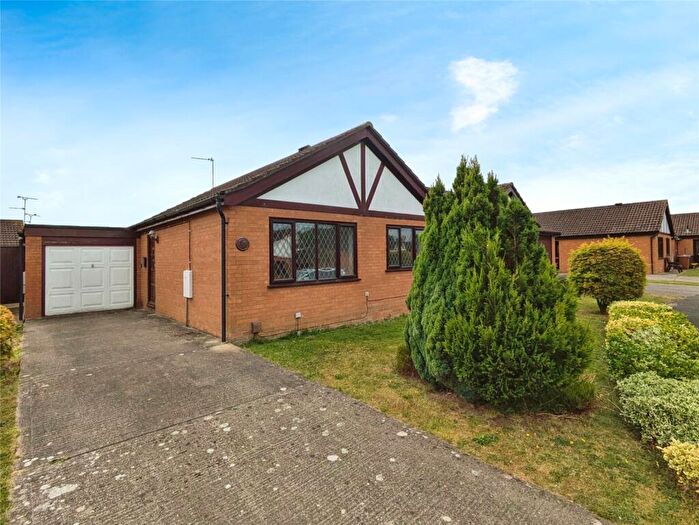 2 Bedroom Bungalow For Sale In Windsor Park Close, North Hykeham, Lincoln, Lincolnshire, LN6