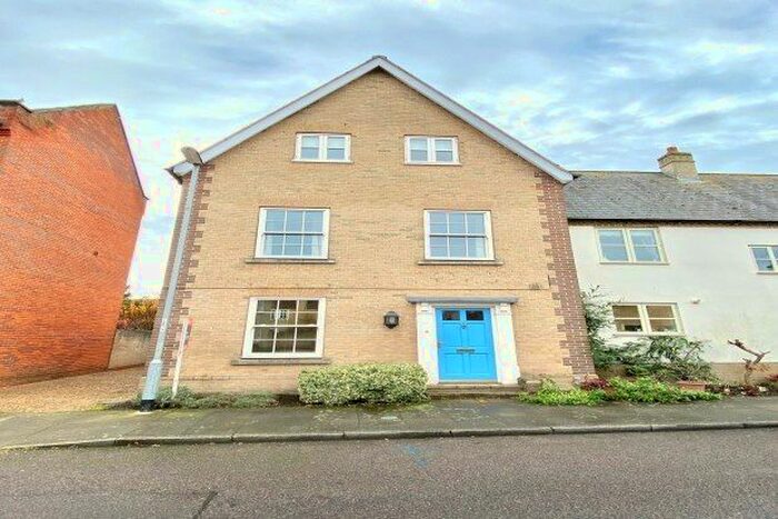 3 Bedroom Town House To Rent In Cardinals Way, Ely, CB7