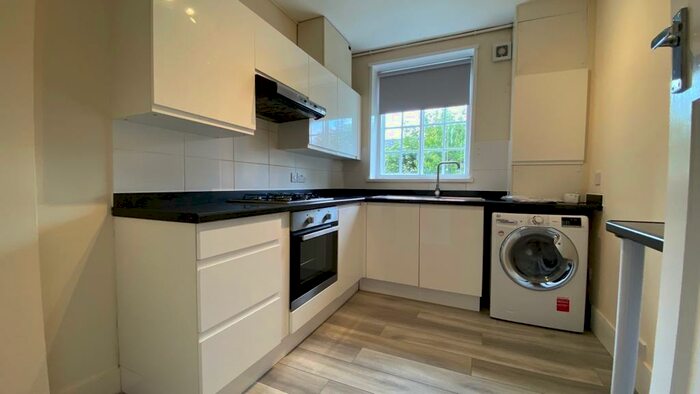 1 Bedroom Apartment To Rent In Haslemere Road, Crouch End, London, N8