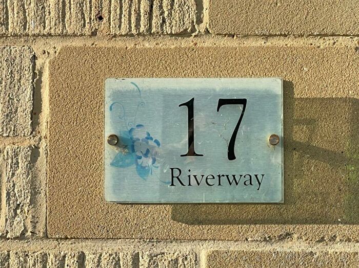 3 Bedroom Bungalow For Sale In Riverway, South Cerney, GL7