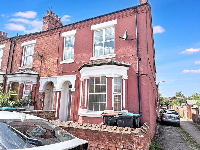 5 Bedroom Property To Rent In Cambridge Street, Wolverton, Milton Keynes, MK12