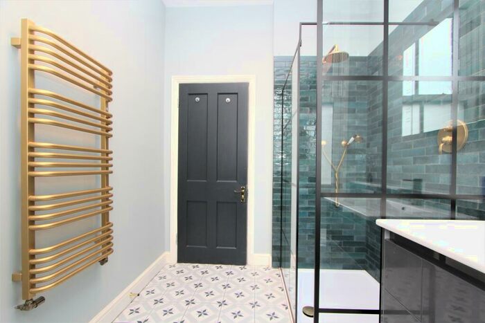 4 Bedroom Apartment To Rent In Albert Road, Alexandra Park, London, N22