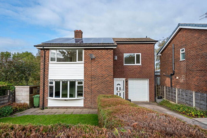 5 Bedroom Detached House For Sale In Dingle Close, Simmondley, Glossop, SK13