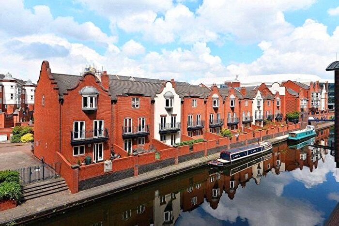 2 Bedroom Flat To Rent In Symphony Court, Birmingham, West Midlands, B16