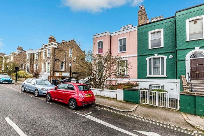3 Bedroom Flat To Rent In Beacon Hill, Caledonian Road, N7