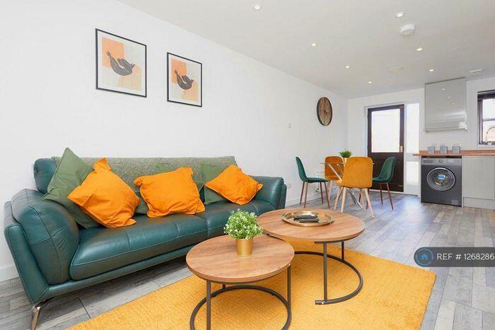 2 Bedroom Semi-Detached House To Rent In Shelby Close, Lenton, Nottingham, NG7