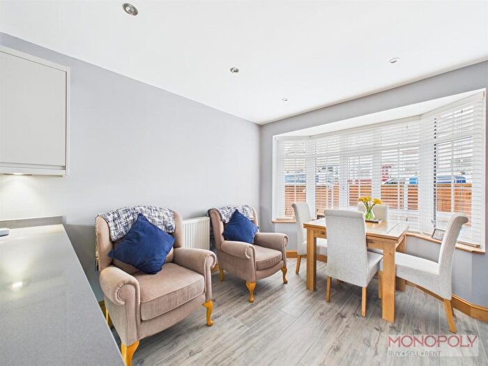 3 Bedroom End Of Terrace House For Sale In Glen Avon, Wrexham, LL12