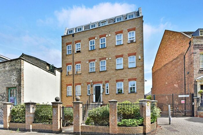 2 Bedroom Flat For Sale In Hayfield Passage, London, E1