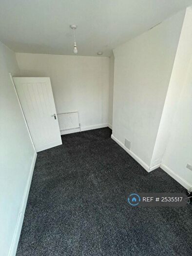 3 Bedroom Terraced House To Rent In Lawford Road, Rugby, CV21