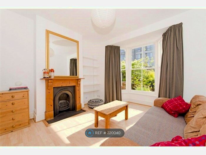 3 Bedroom Terraced House To Rent In Green Lanes, London, N16