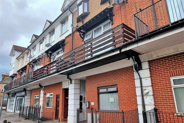 3 Bedroom Maisonette To Rent In Lynchford Road, Farnborough, GU14