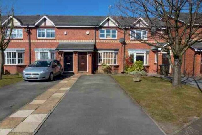 2 Bedroom Mews To Rent In Petworth Close, Sharston, M22