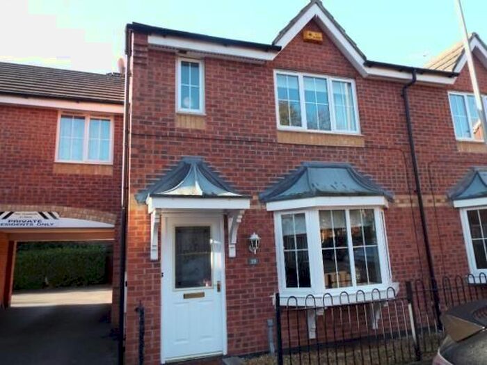 3 Bedroom Town House To Rent In Cirrus Drive, Watnall, Nottingham, NG16