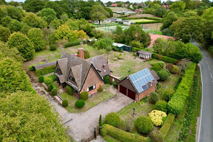 4 Bedroom Detached House For Sale In Penny Royal Road, Danbury, Chelmsford, CM3