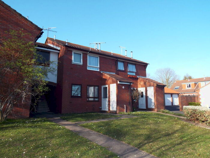 1 Bedroom Flat To Rent In Canford Heath, Poole, BH17