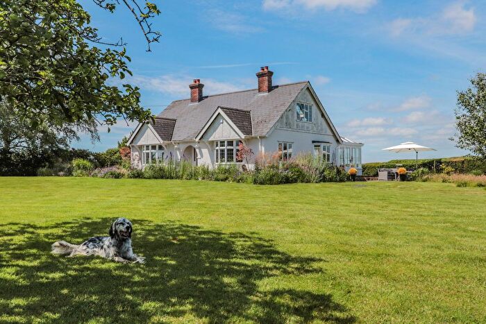 4 Bedroom Detached House For Sale In Bodiam Road, Sandhurst, TN18
