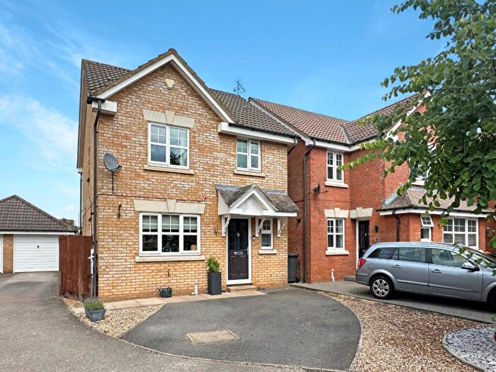 4 Bedroom Detached House For Sale In Randall Drive, Toddington, LU5