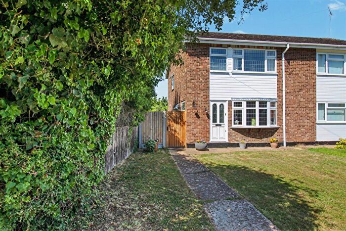 3 Bedroom Semi-Detached House For Sale In Maytree Walk, Benfleet, SS7