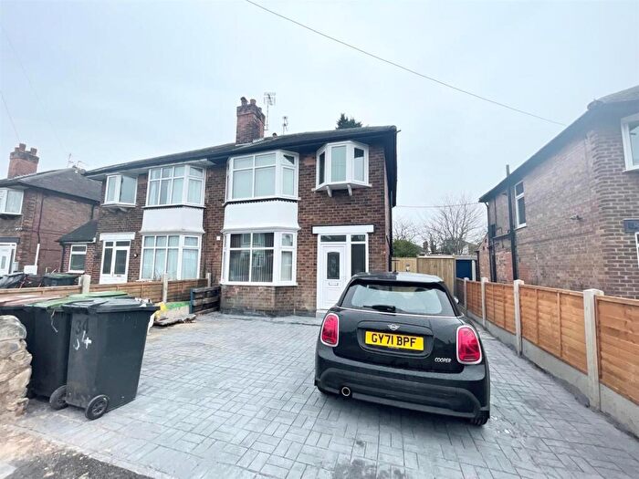 6 Bedroom Semi-Detached House To Rent In **£pppw Excluding Bills** Coventry Road, Beeston, Nottingham, NG9