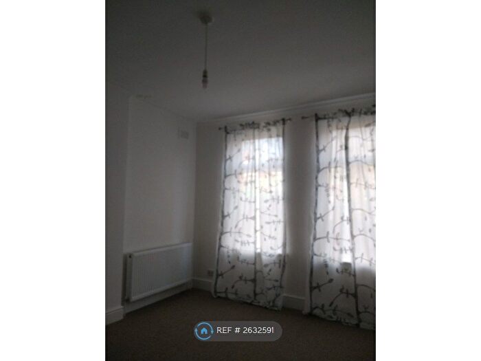 1 Bedroom Flat To Rent In Salisbury Road, Manchester, M21