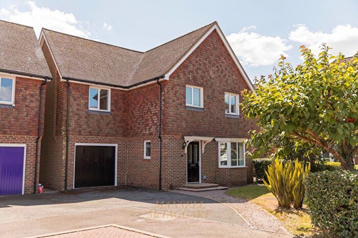 4 Bedroom Detached House For Sale In The Hemsleys, Pease Pottage, RH11