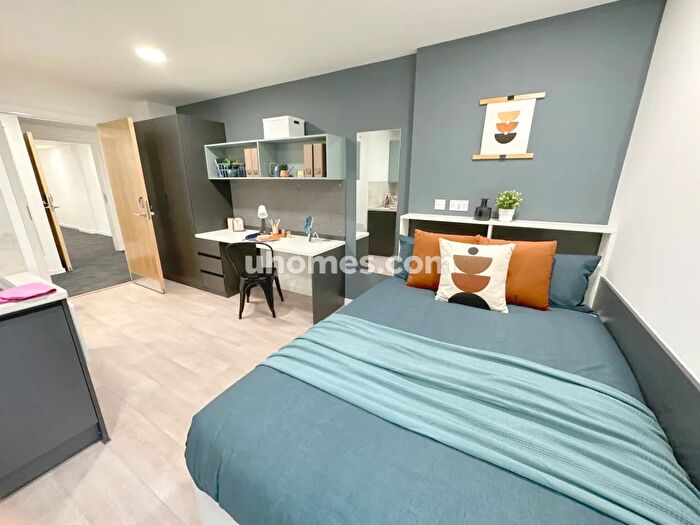 1 Bedroom Flat To Rent In Hawkins Road, Colchester, CO2