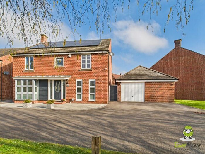 4 Bedroom Detached House For Sale In Spire Close, Basingstoke, Hampshire, RG24