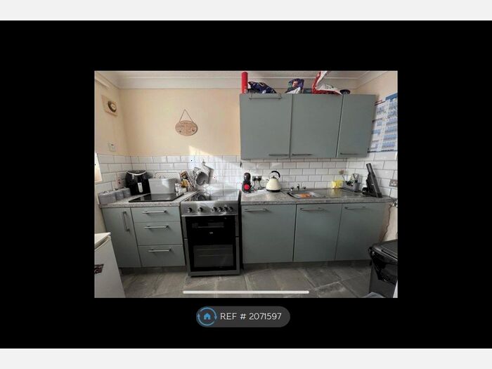 1 Bedroom Flat To Rent In King Street, Dawlish, EX7