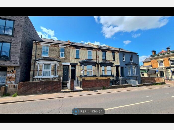 2 Bedroom Flat To Rent In Windmill Road, Brentford, TW8