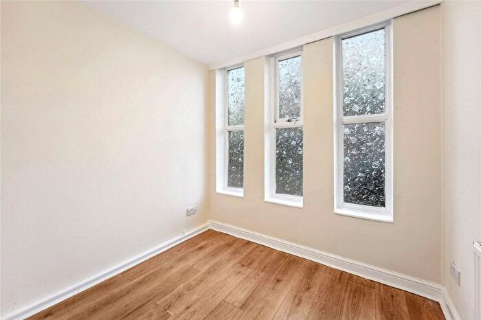 5 Bedroom Terraced House To Rent In Coburg Crescent, London, SW2