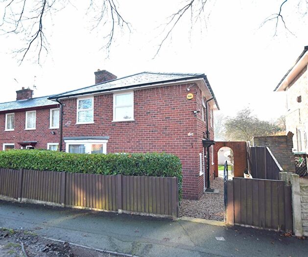 3 Bedroom End Of Terrace House For Sale In Oak Drive, Wrexham, LL12