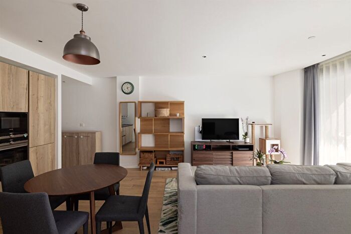 1 Bedroom Flat To Rent In The Makers Building, Jasper Walk, N1