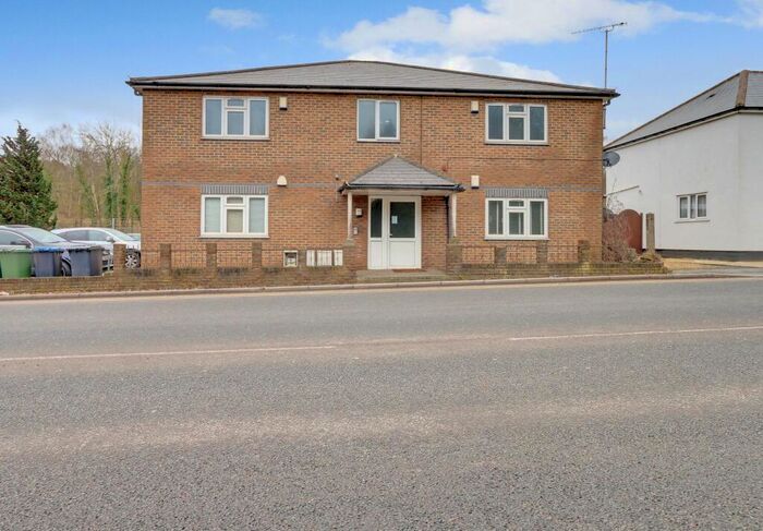 2 Bedroom Apartment To Rent In Brighton Road, Hooley, CR5